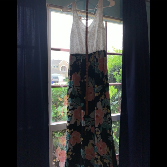 Maxi dress - Picture 1 of 3